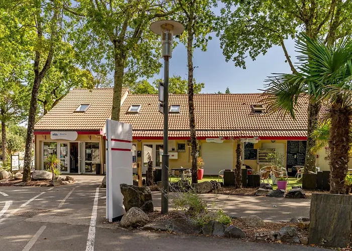 Kemp Mobil 8 Personnes 4*